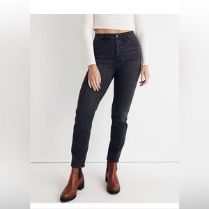 Tall High-Rise Slim Straight Jeans in Richgrove Wash